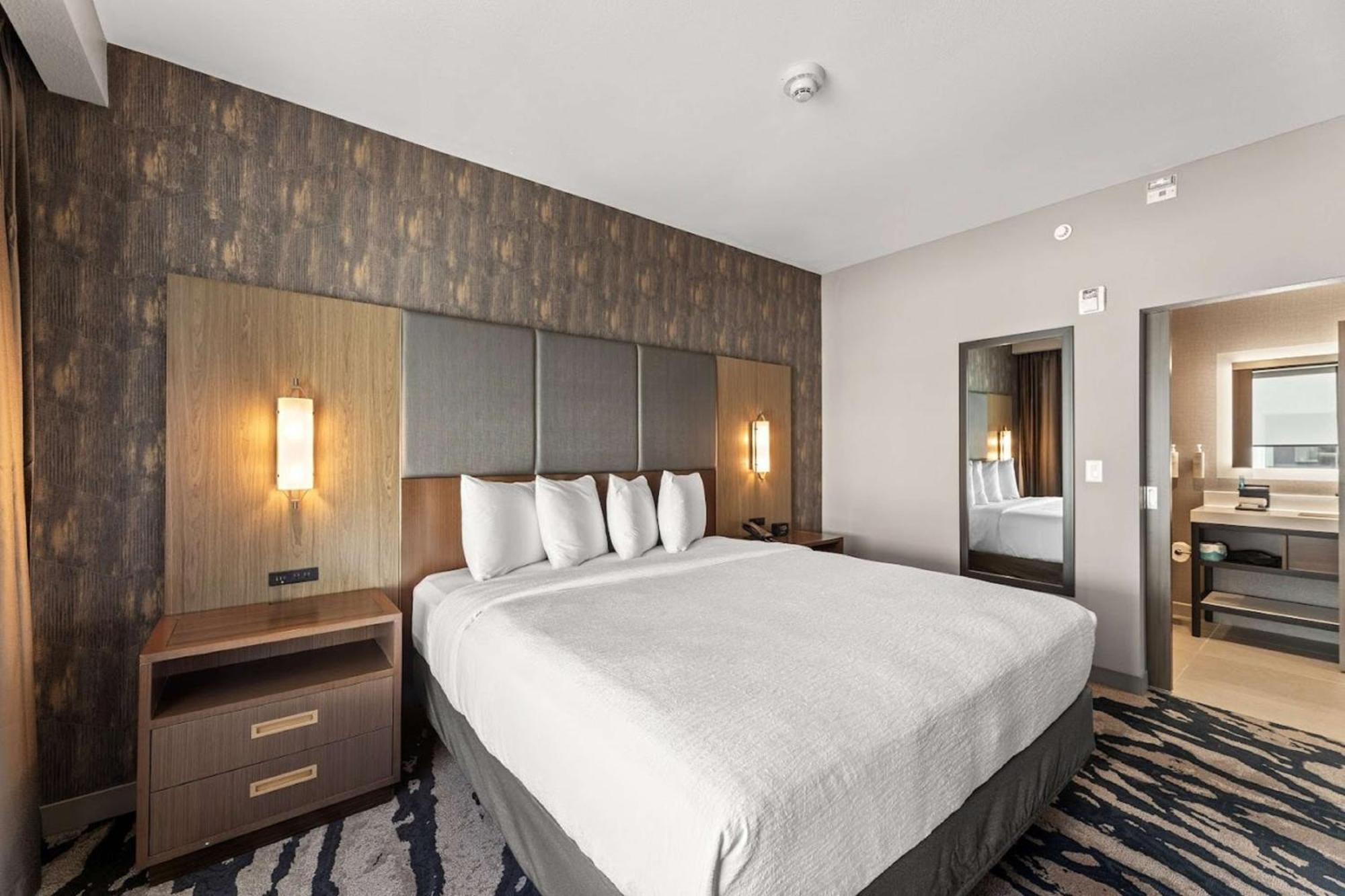 Two-Room King Suite - Hearing Access